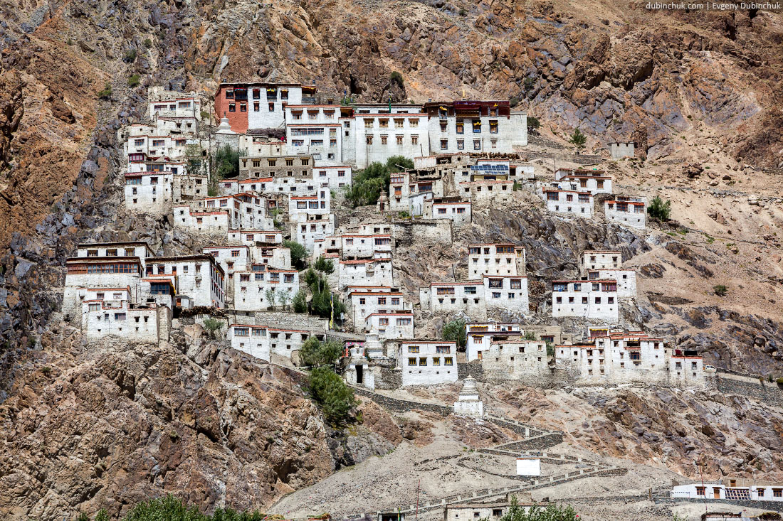 Курча Гомпа - буддийский монастырь близ Падума. Долина Занскар