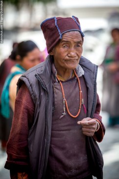Old ladakhi woman