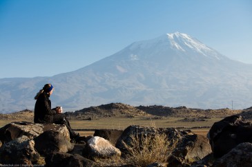 Traveller with cup of tea at Mount Ararat in Turkey