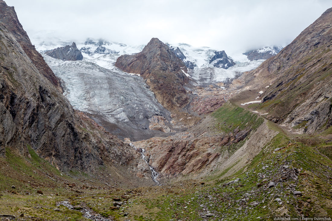 Ледники, стекающие с массива Нун-Кун