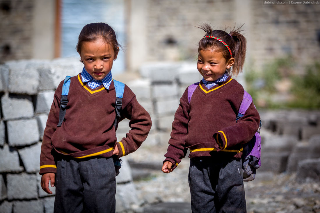 Занскарские школьницы. Индийские Гималаи