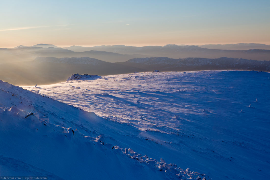 Горы Южного Урала на закате зимой