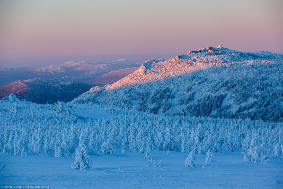 Южный Урал зимой. Закат. Вид на Малый Иремель