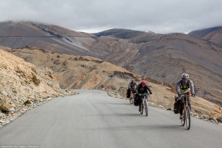 Индийские Гималаи на велосипеде. Тангланг Ла (5328 м) - самый высокий перевал похода. Часть 11. Indian Himalayas by bike. Tanglang La Pass (5328 m). Part 11.