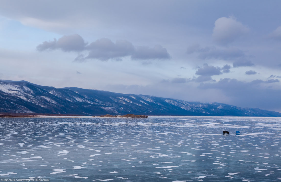 Рыбаки на Байкале зимой