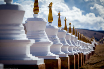 Buddhist stupas in Tibet